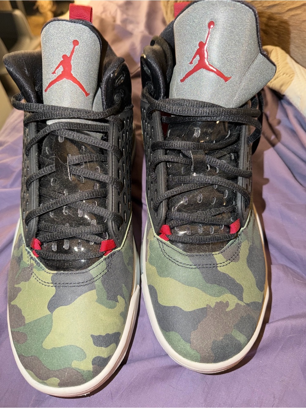 New without box men’s Jordan maxim 200 camo sneakers